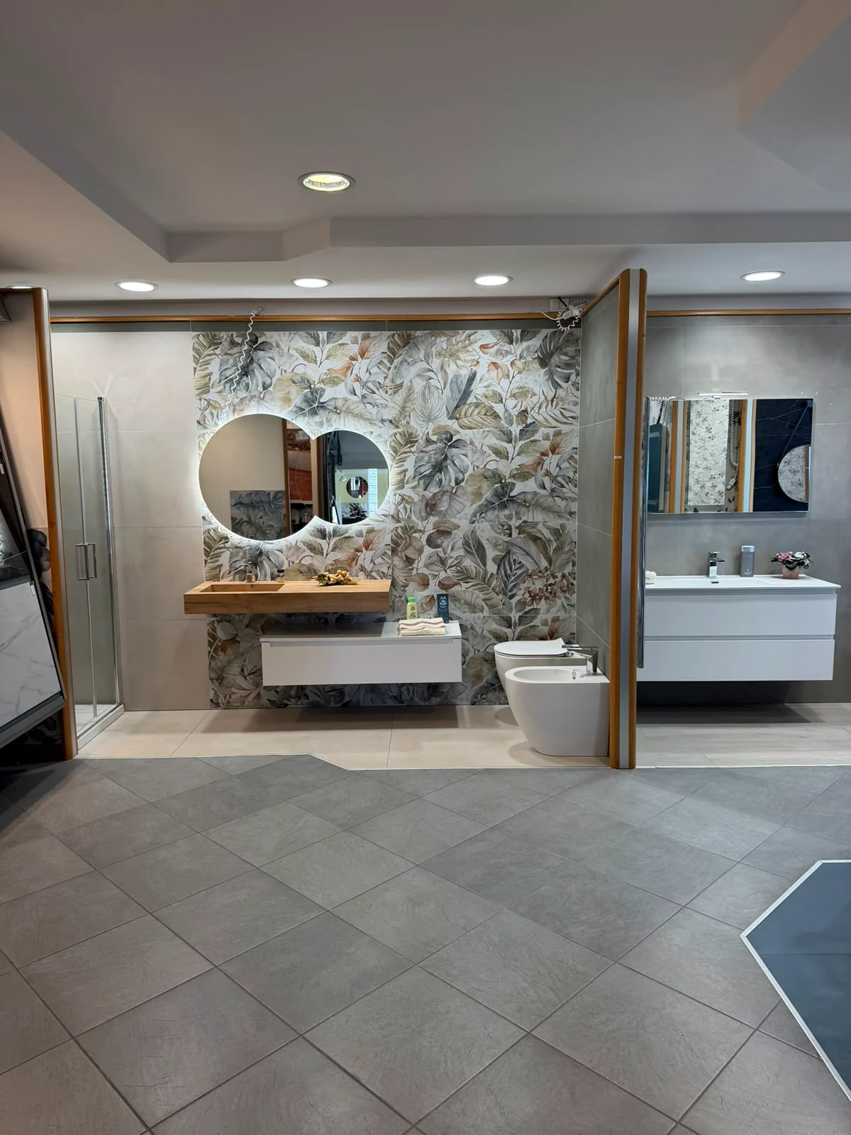Composizione bagno moderna